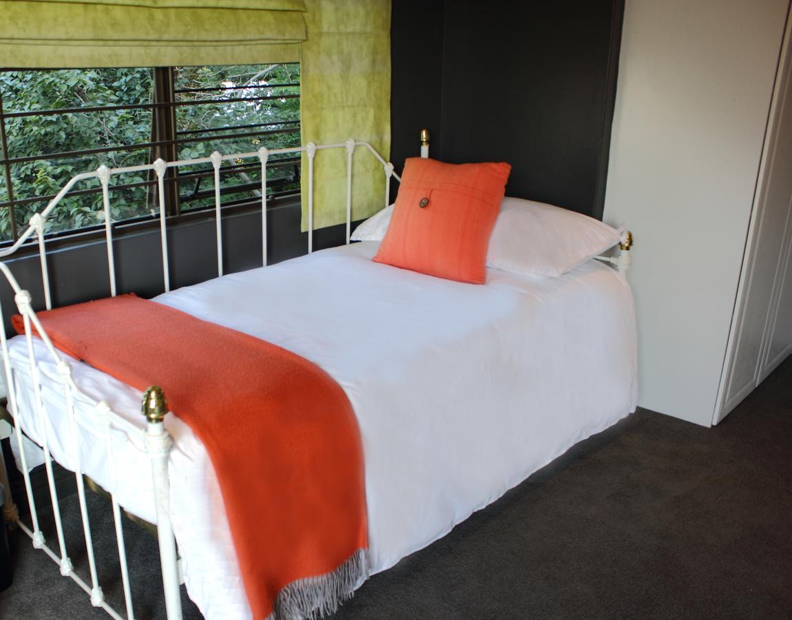 Koru Guesthouse Претория Экстерьер фото
